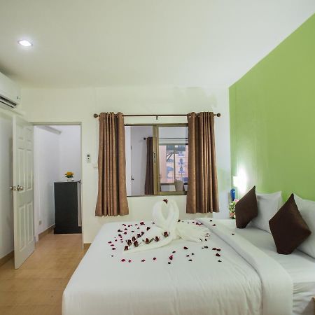 Tj Guesthouse Pattaya Buitenkant foto