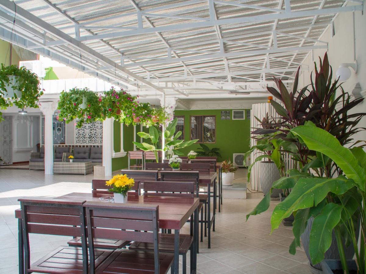 Tj Guesthouse Pattaya Buitenkant foto
