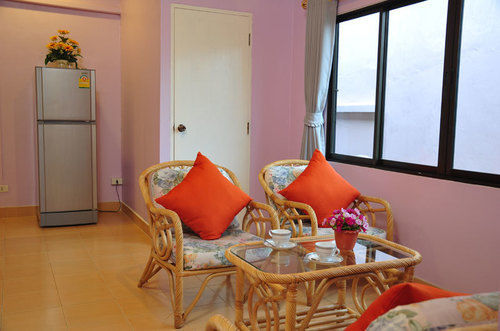 Tj Guesthouse Pattaya Buitenkant foto
