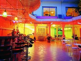 Tj Guesthouse Pattaya Buitenkant foto